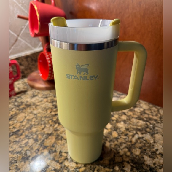 Stanley 40 oz Color- Pomelo - Picture 1 of 3